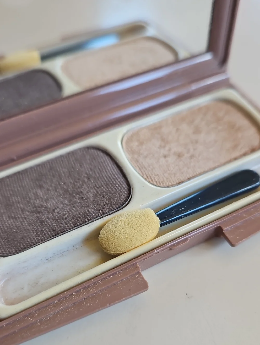 ULTIMA II Dual Pan Patina Eyeshadow Golden Taupe and Pearl Shell Discontinued - Picture 4 of 5